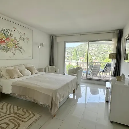 Cannes Croisette Sea & Sky Apartment *