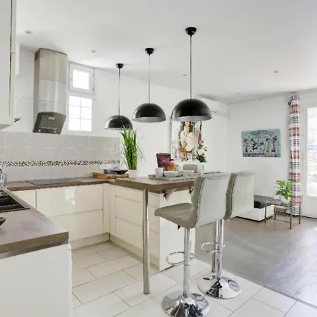 Cannes Croisette Sea & Sky Apartment *