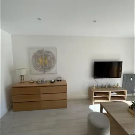 Cannes Croisette Sea & Sky Apartment