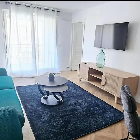 Cannes Croisette Sea & Sky Apartment *